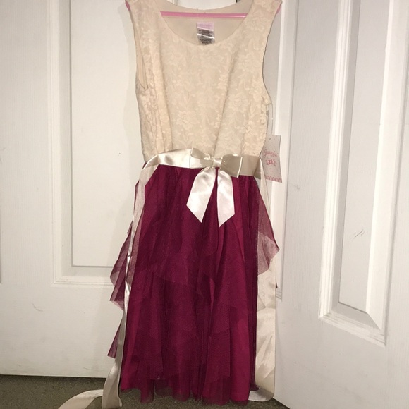 Formal Dress - Picture 1 of 3